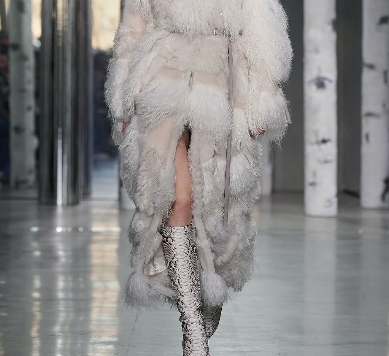 THE FALL/WINTER 2023 MICHAEL KORS COLLECTION RUNWAY SHOW - URBAN BOHEMIA