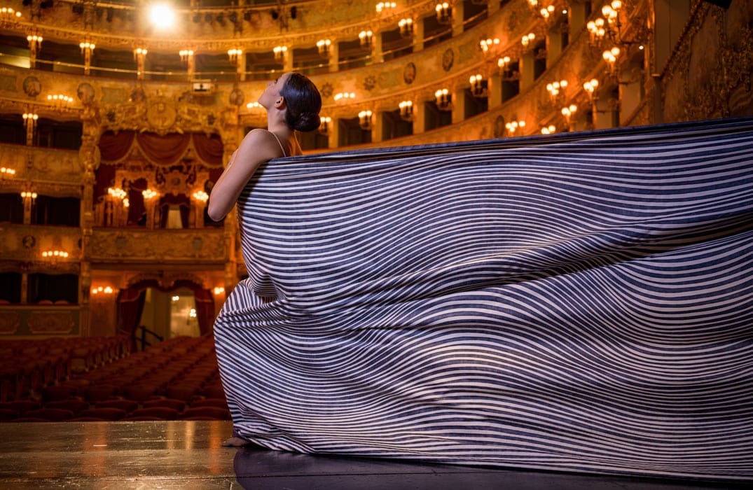 "Fortuny svela la sua nuova collezione 'Teatro', ispirata all'antica Grecia"@Press Office
