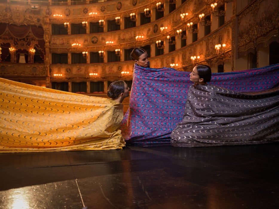 "Fortuny svela la sua nuova collezione 'Teatro', ispirata all'antica Grecia"@Press Office