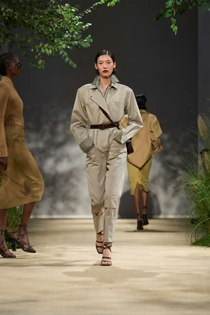 Sfilata MAX MARA SS24