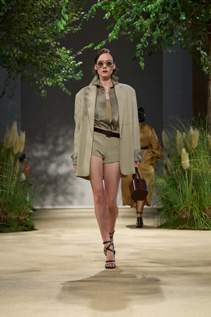 Sfilata MAX MARA SS24