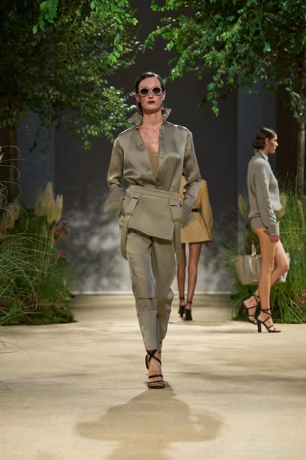 Sfilata MAX MARA SS24