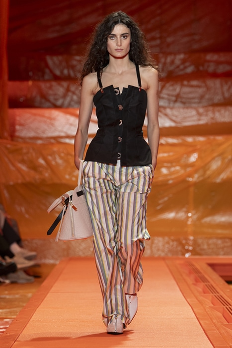 SFILATA LOUIS VUITTON DONNA PRIMAVERA-ESTATE 2024 @Courtesy