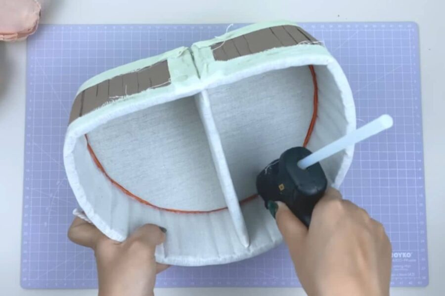 contenitore e colla a caldo