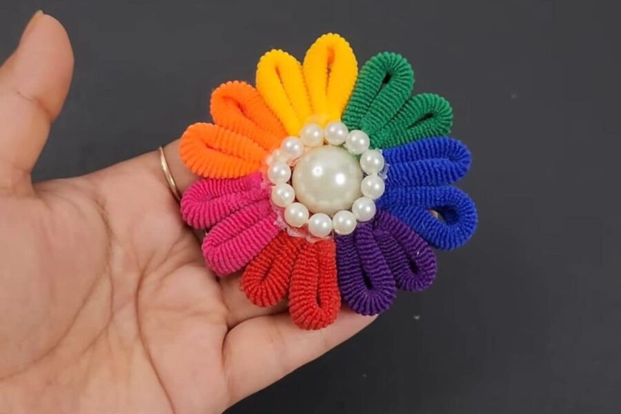 Fiore fatto con elastici