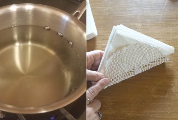 pentola con acqua e centrino fatto a portatovaglioli 