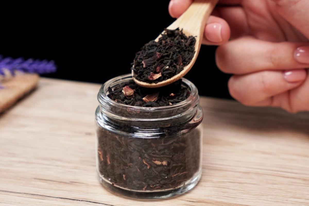 La maschera che nascondono i medici estetici: fa miracoli