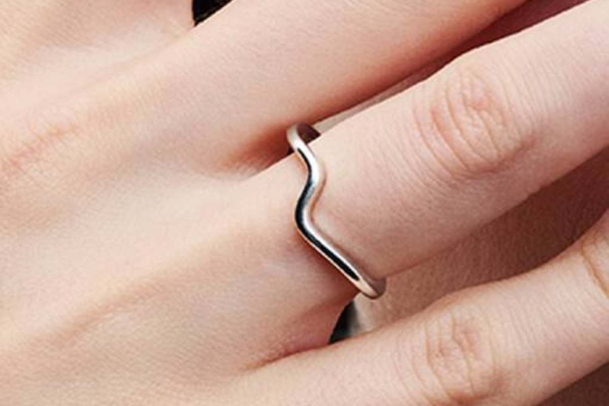 anello su mano