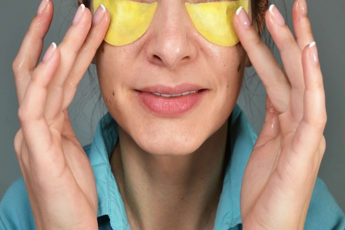 Con questa mossa le borse sotto gli occhi spariranno in 24 ore