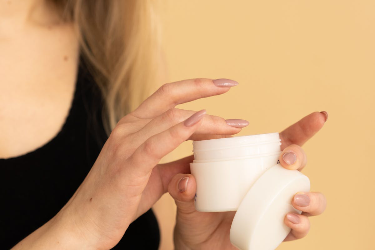 3 migliori creme mani per over 50: pelle come velluto, sono davvero incredibili