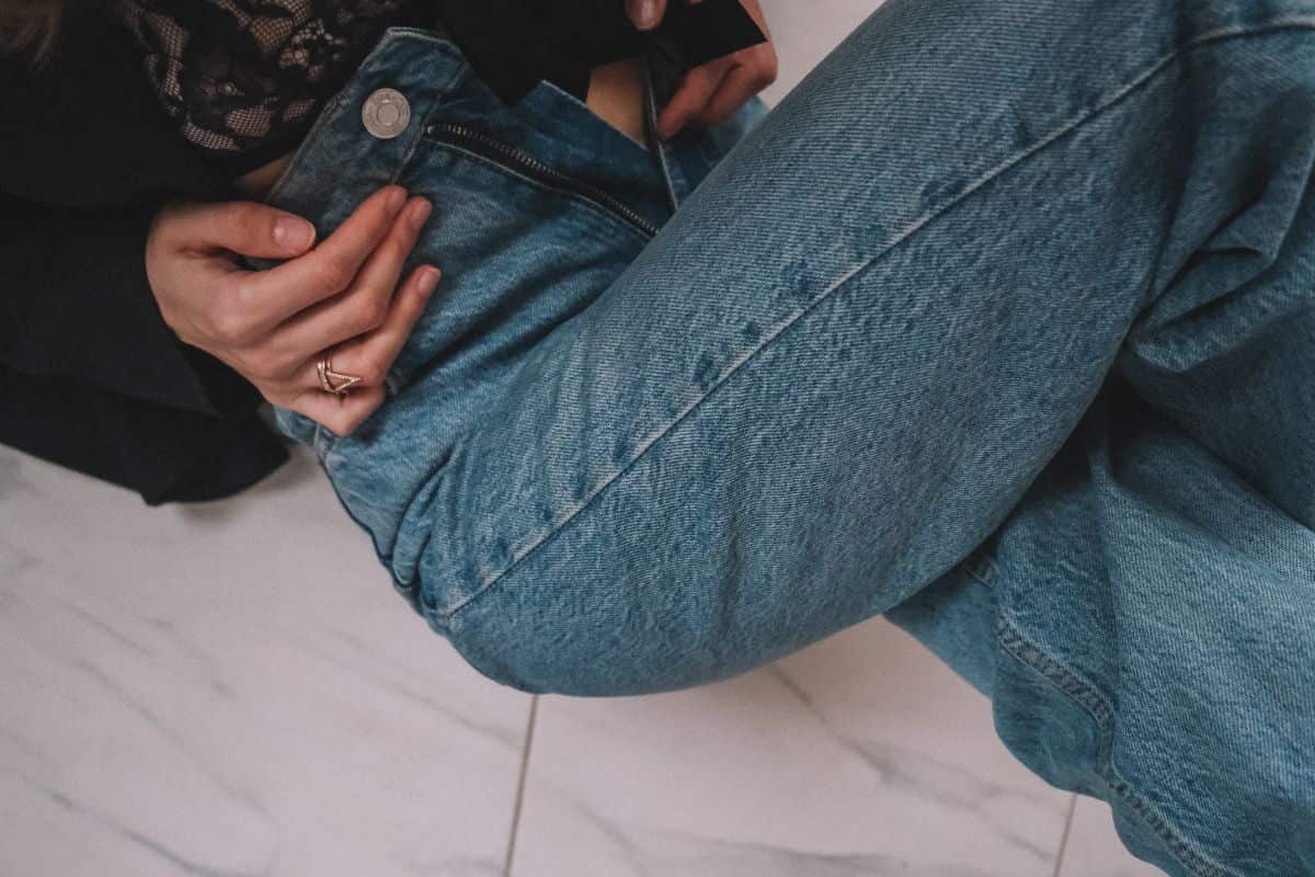 Tutti pazzi per questo nuovo modello di jeans firmato Zara: costa solo 19 euro