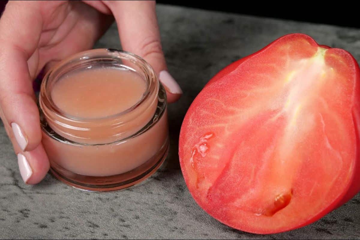 Questa maschera viso sta conquistando tutte le 60enni: ti fa ringiovanire subito