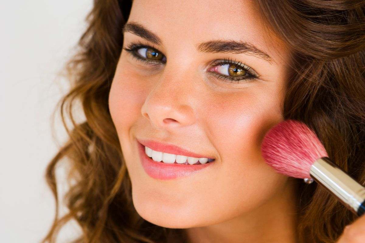 Il segreto del make up di novembre? I blush più virali del momento che illuminano il viso in un attimo