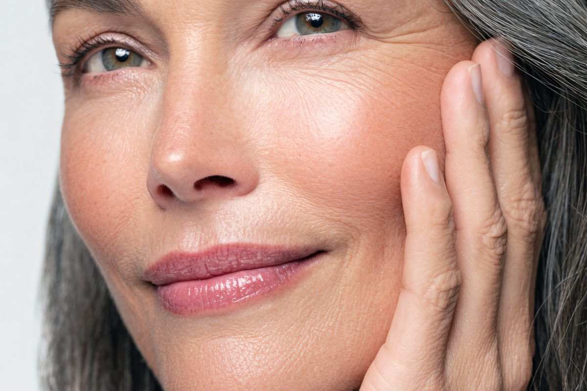 volto donna in primo piano