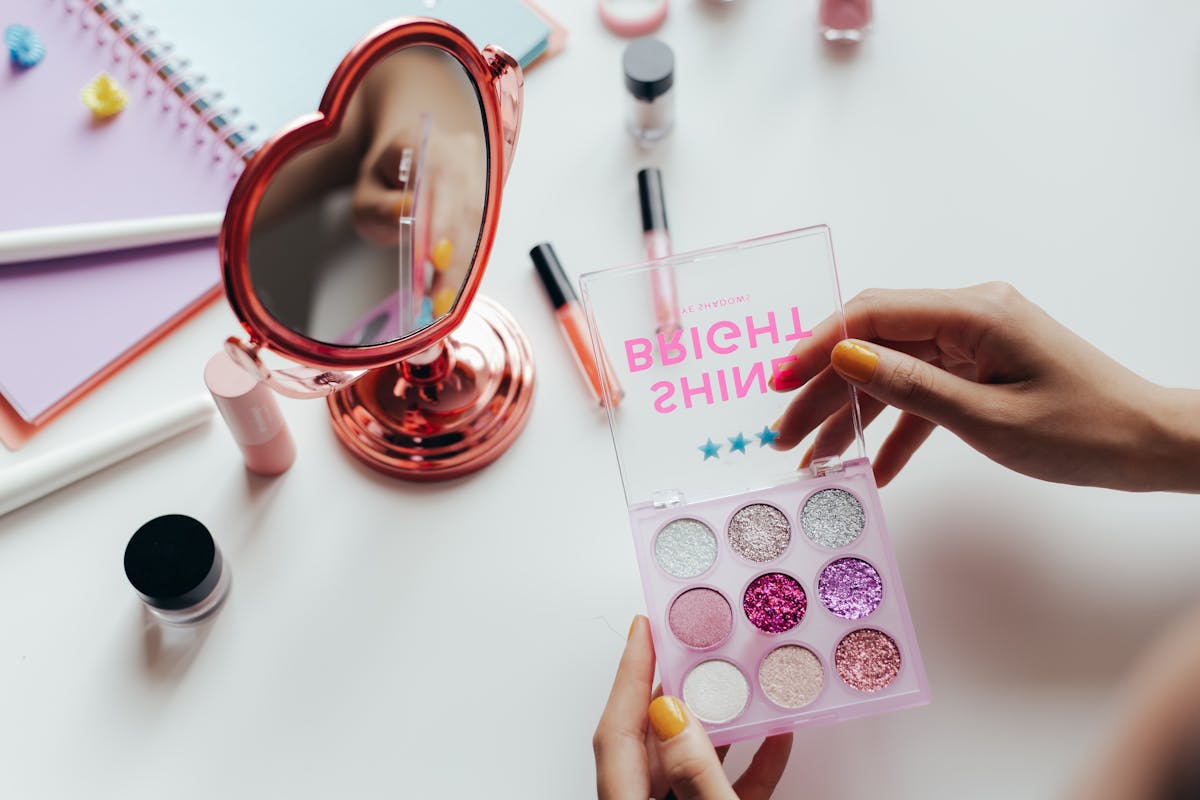 Palette ombretti glitterati: ecco quali sono le migliori di novembre e perché