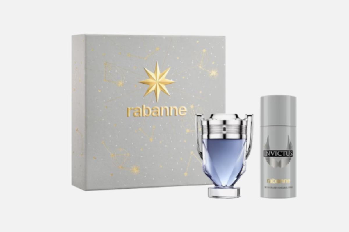 cofanetto con profumi accanto