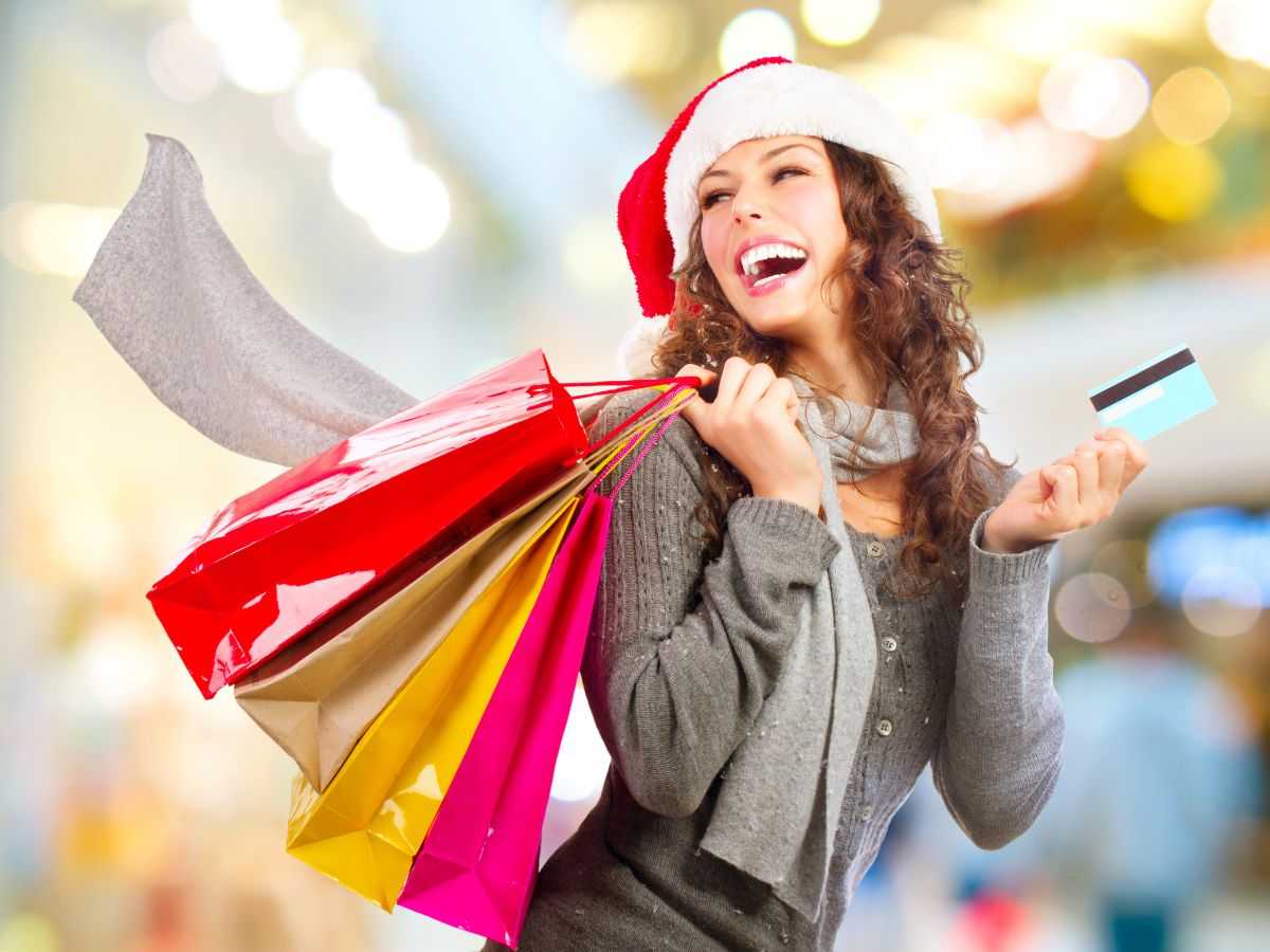 Nessun centro commerciale, per risparmiare sui regali di Natale devi andare solo qui: marche di lusso a prezzi stracciati