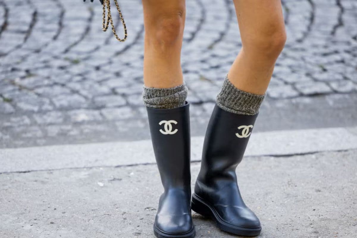 Gli stivali Zara da 35 euro che sembrano Chanel: boom di acquisti