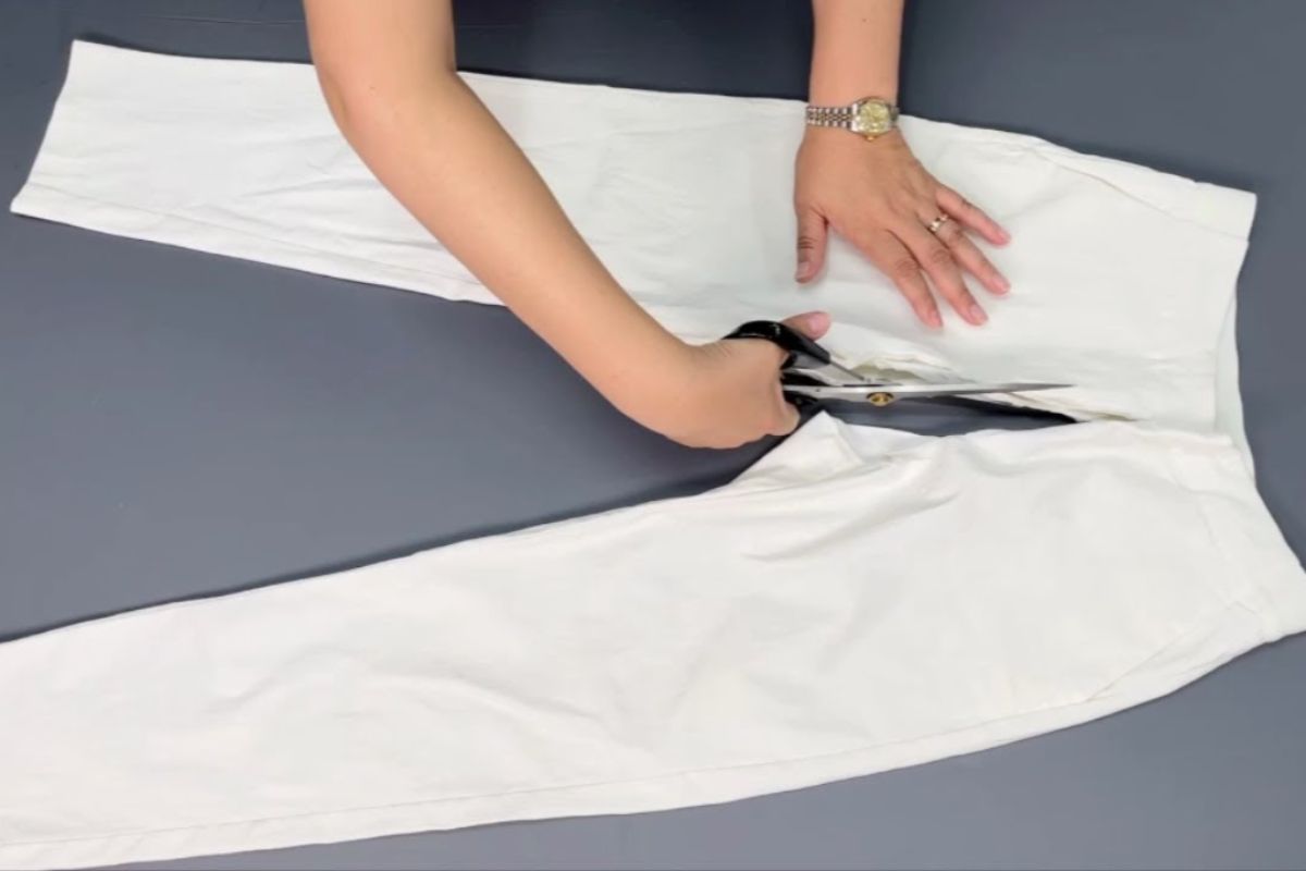Prova a tagliare a metà dei vecchi pantaloni bianchi: il risultato è bellissimo