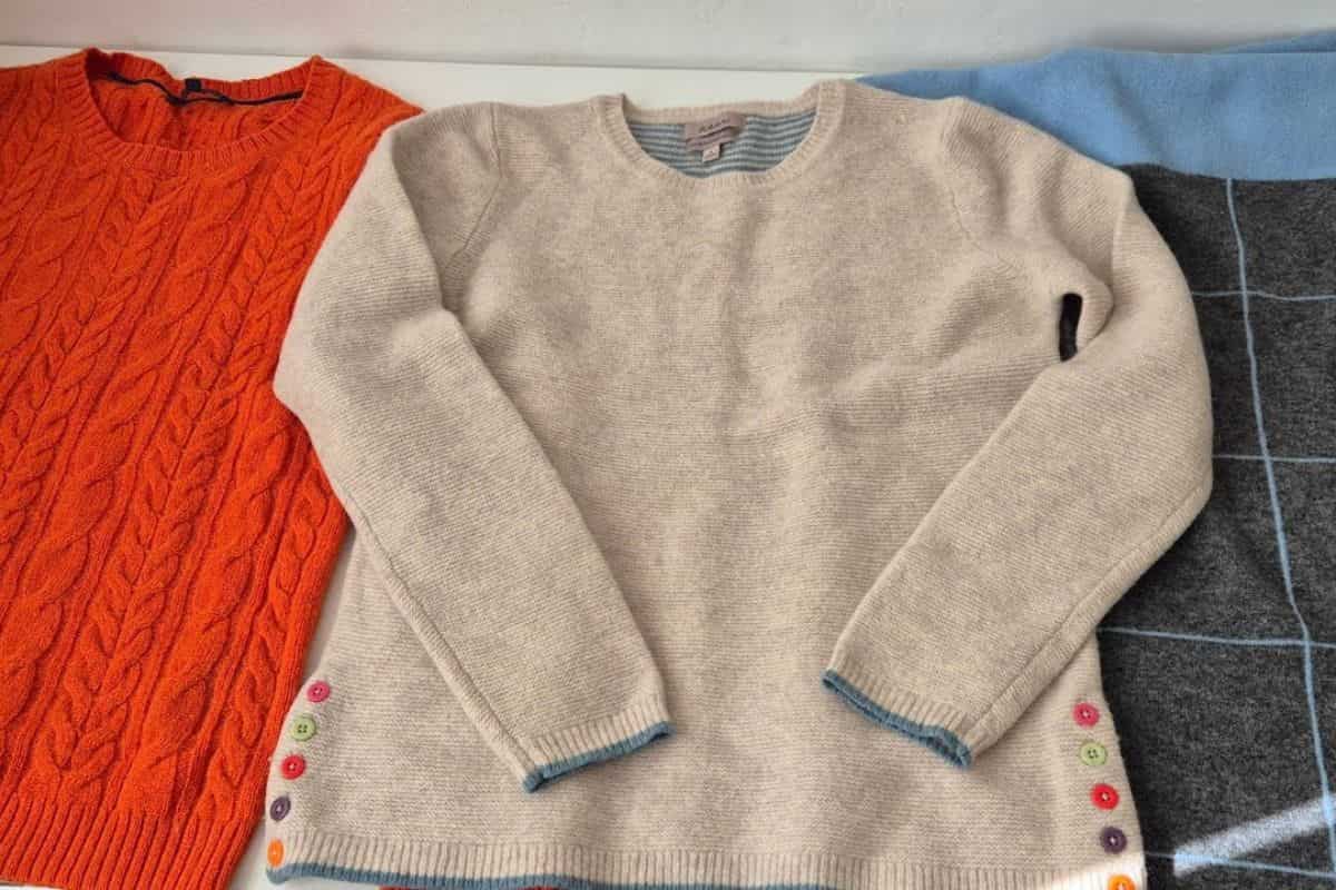 Trasforma i vecchi maglioni in eleganti cardigan: ti spiego come fare
