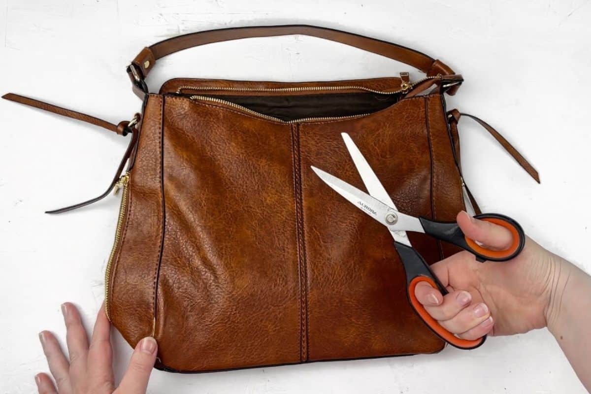 Non ci crederai mai ma da una vecchia borsa puoi creare 4 nuovi oggetti