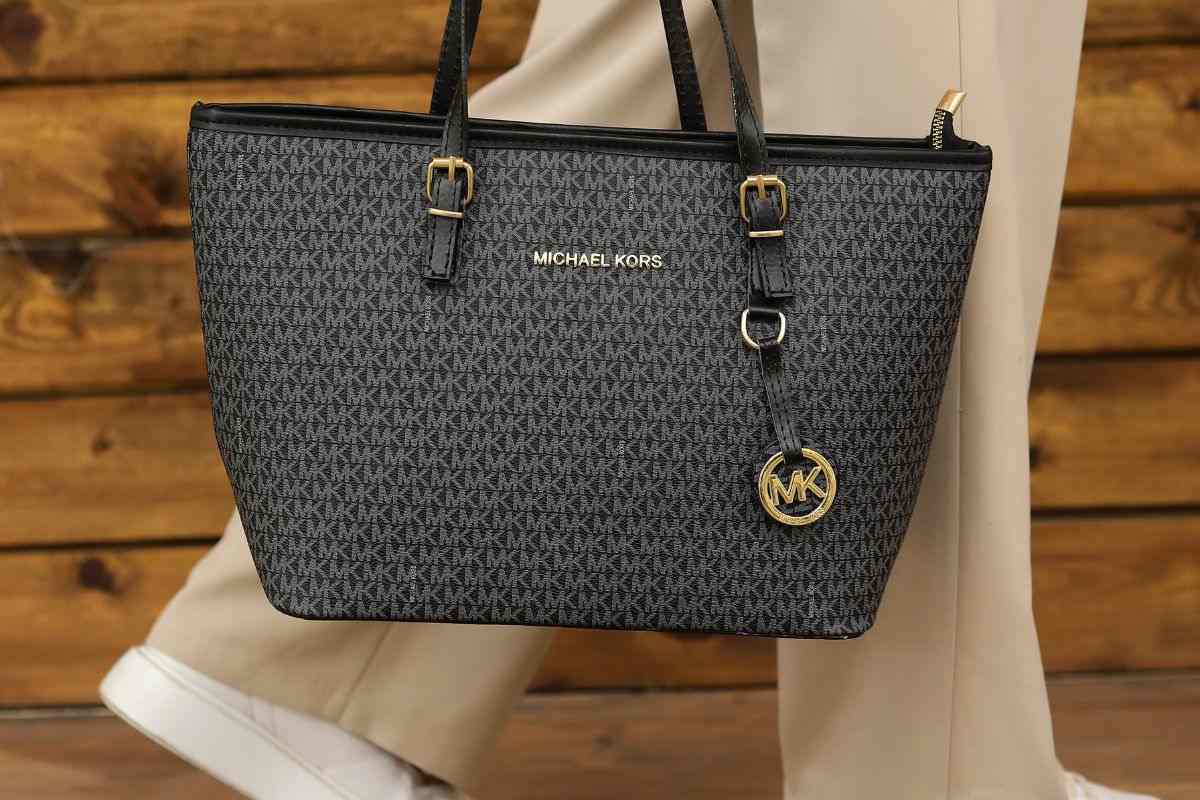 Borse maxi protagoniste dell’inverno 2026: i modelli oversize e gli abbinamenti più cool da cui prendere ispirazione