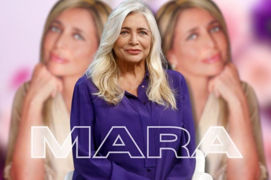 Mara Venier con camicia viola