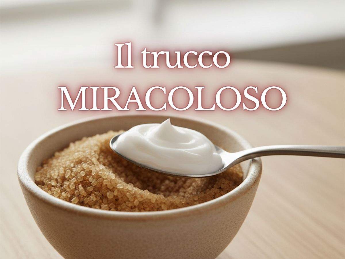 ciotola con zucchero e crema