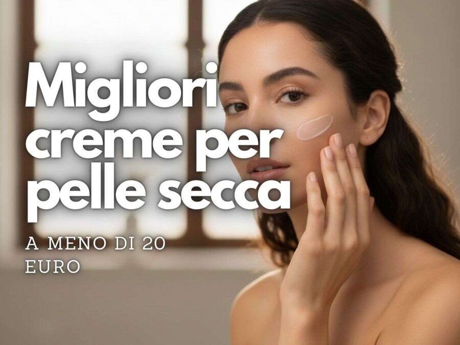 donna mette crema sul viso