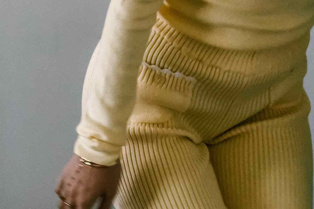 pantaloni lana gialli