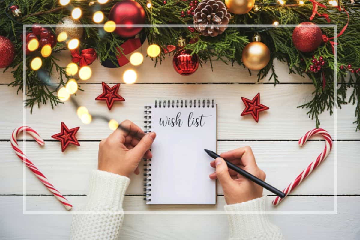 quaderno con addobbi natalizi