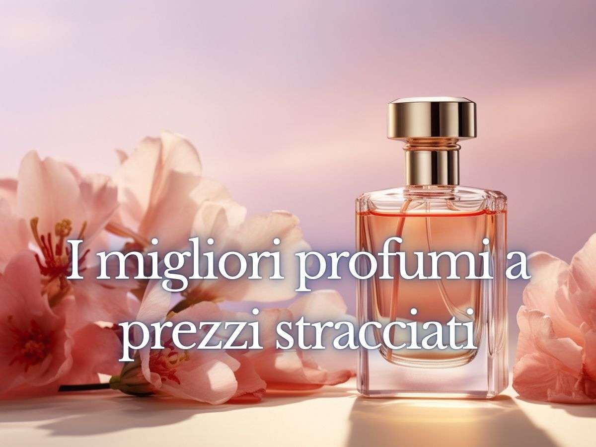 una boccetta di profumo in una composizione floreale