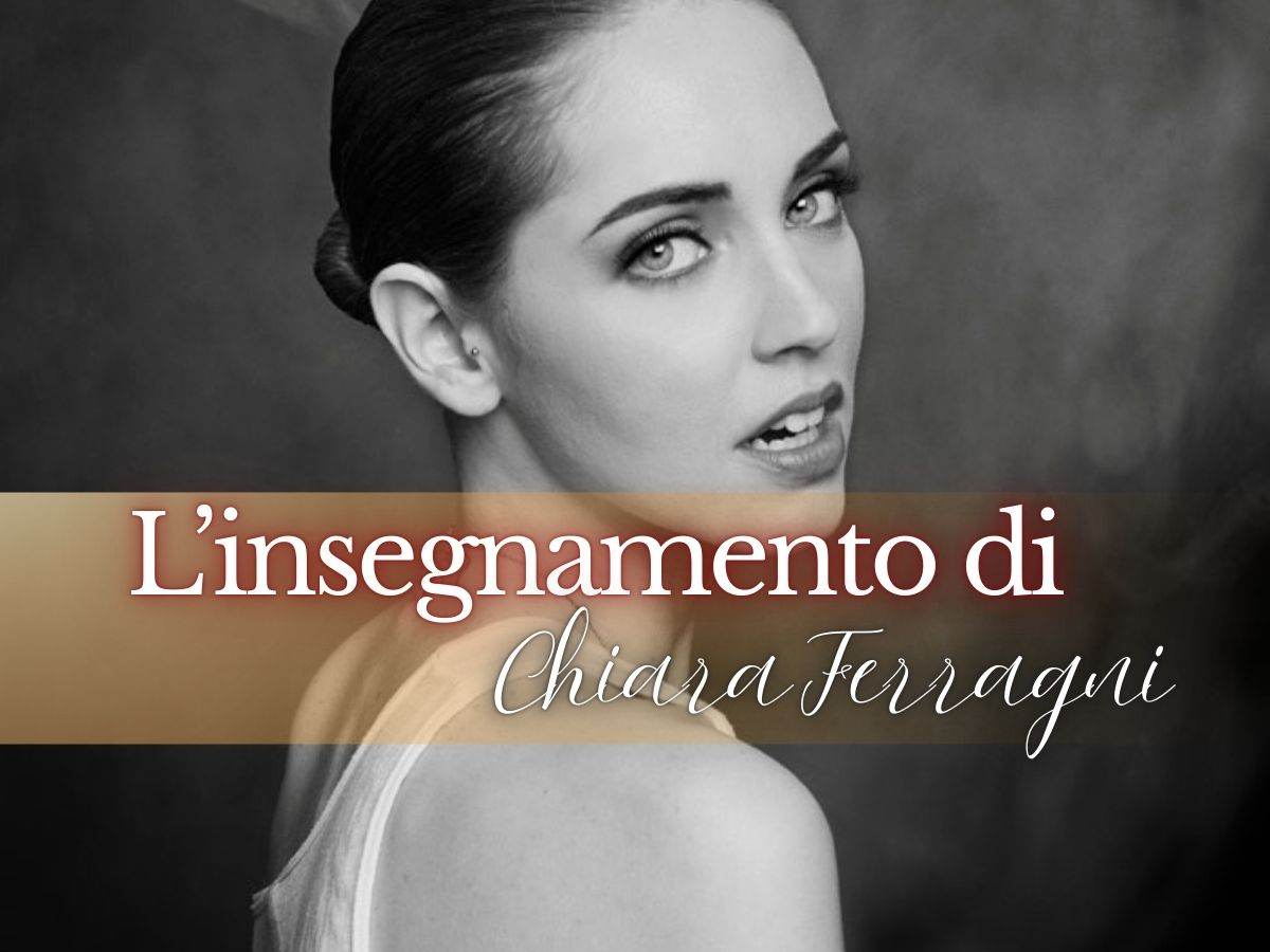 chiara ferragni in posa in una foto in bianco e nero
