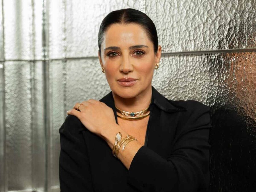 luisa ranieri in posa