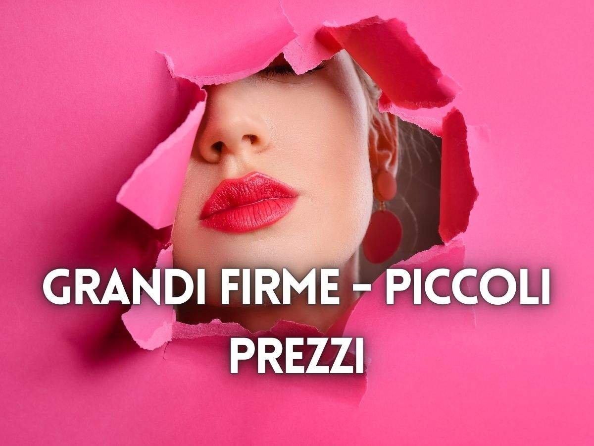 donna sbuca da cartonato rosa