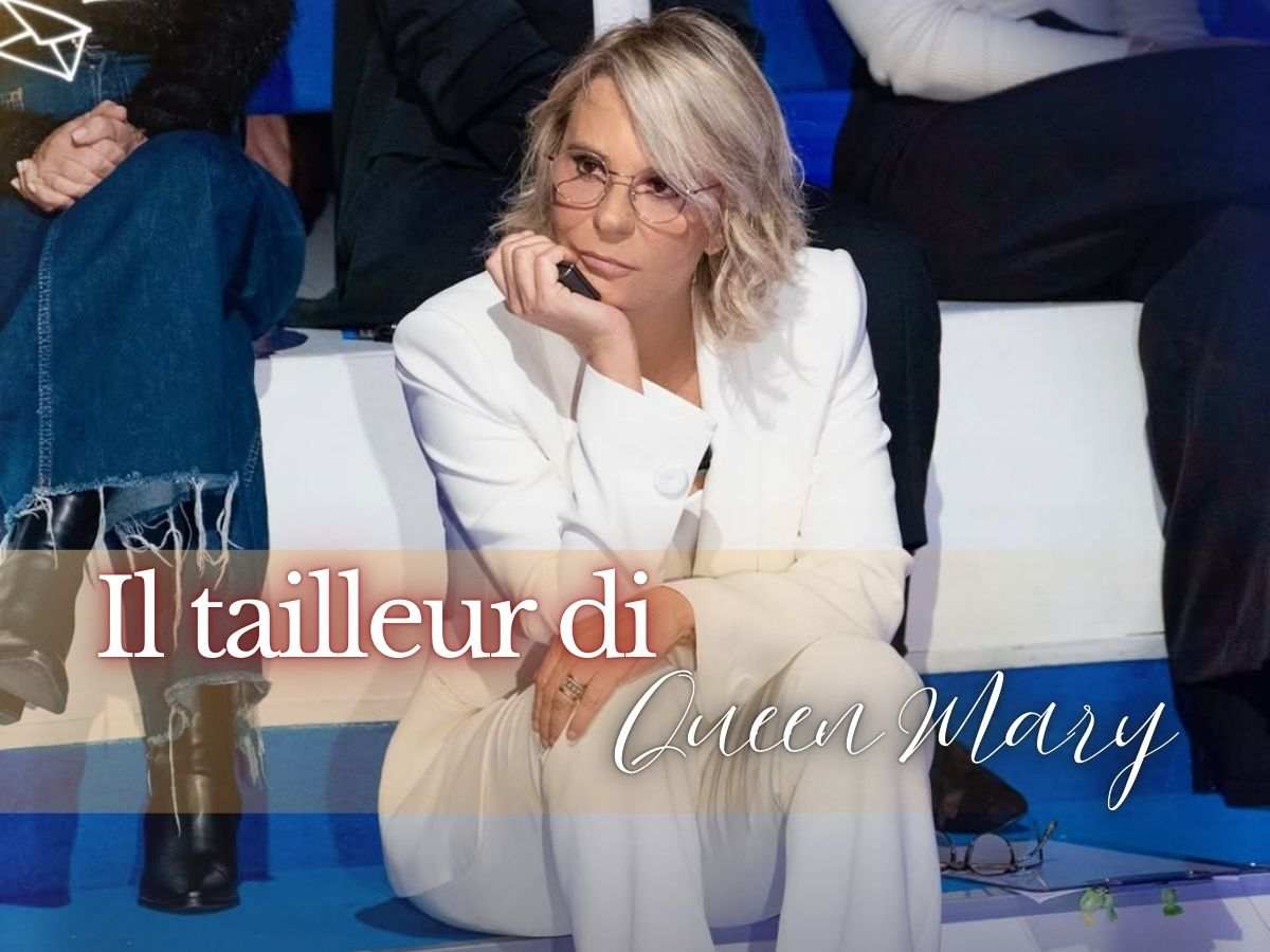 C’è posta per te: Maria De Filippi riscrive lo stile femminile con il tailleur grigio sartoriale(ma senza camicia)
