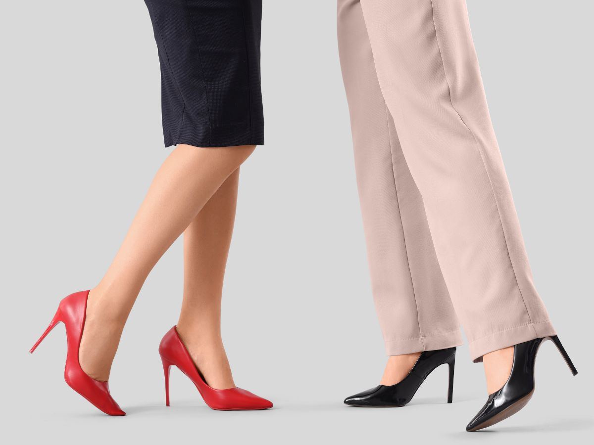 donne con tacchi rossi e neri