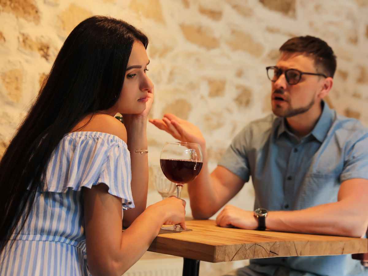 donna non ascolta partner che parla