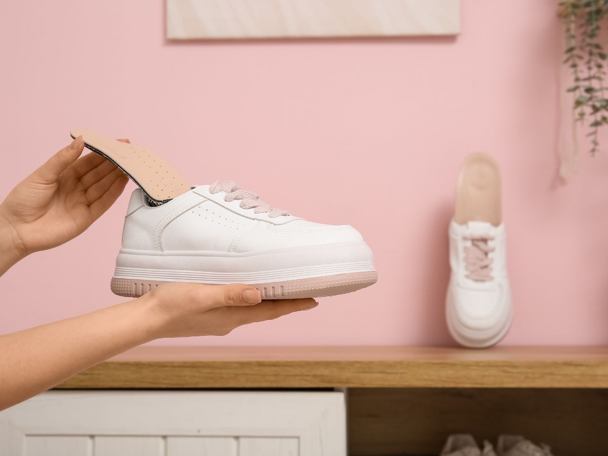 Le nuove sneakers che stanno cambiando il concetto di scarpa comoda: queste adesso le vogliono tutte