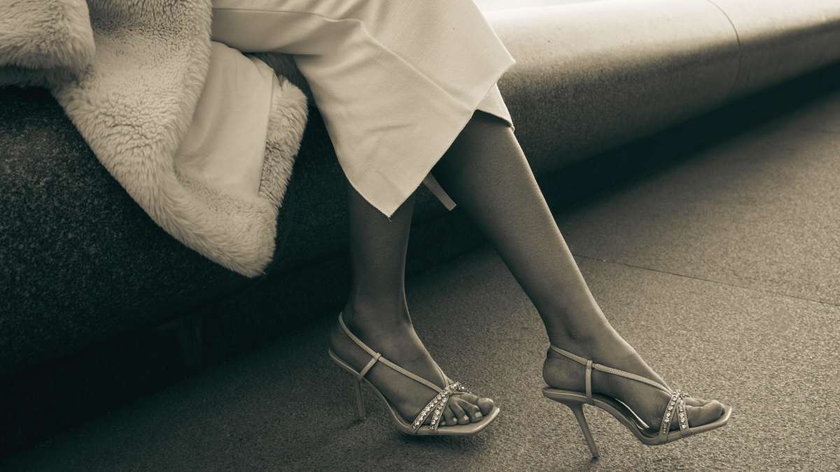 Tacchi medi (kitten heels): perché sono tornati di moda e salvano la tua schiena
