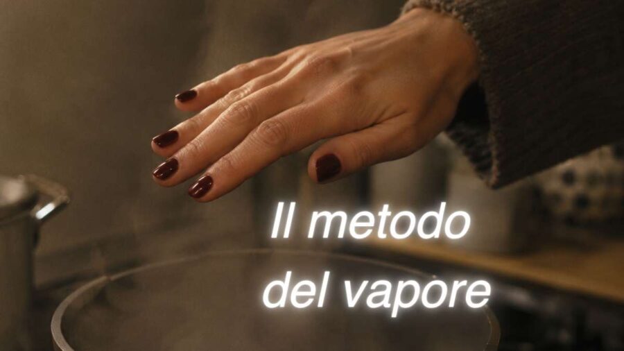 Unghie opache? Il trucco del vapore della pentola per trasformare all'istante ogni tuo smalto